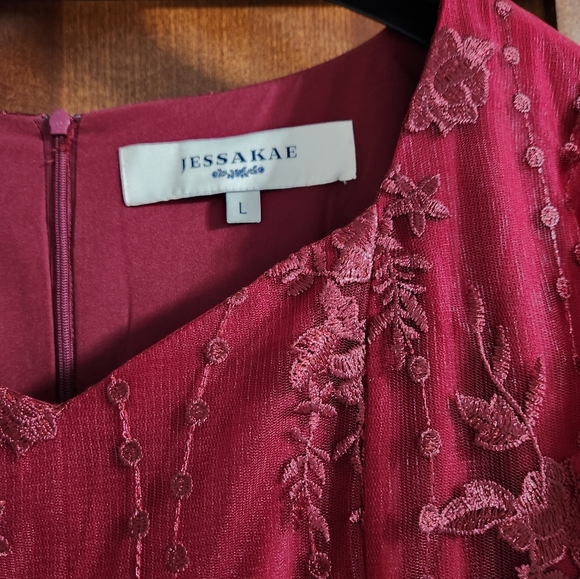 Size Large Victorian - Picture 2 of 2